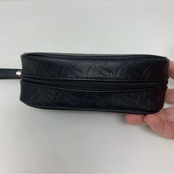 Oakley Glasses Case Black with Embossed Logo - Picture 2 of 5